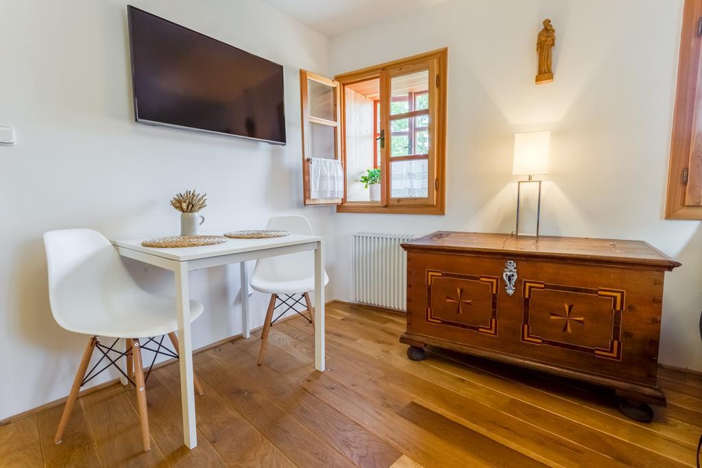 Apartments No.59 Локет Екстериор снимка